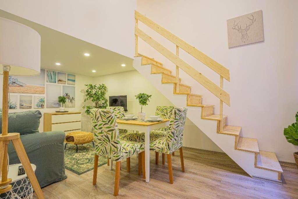 Apartamento Cosy Flat In Akacfa Str., Aya Budapest Exterior foto